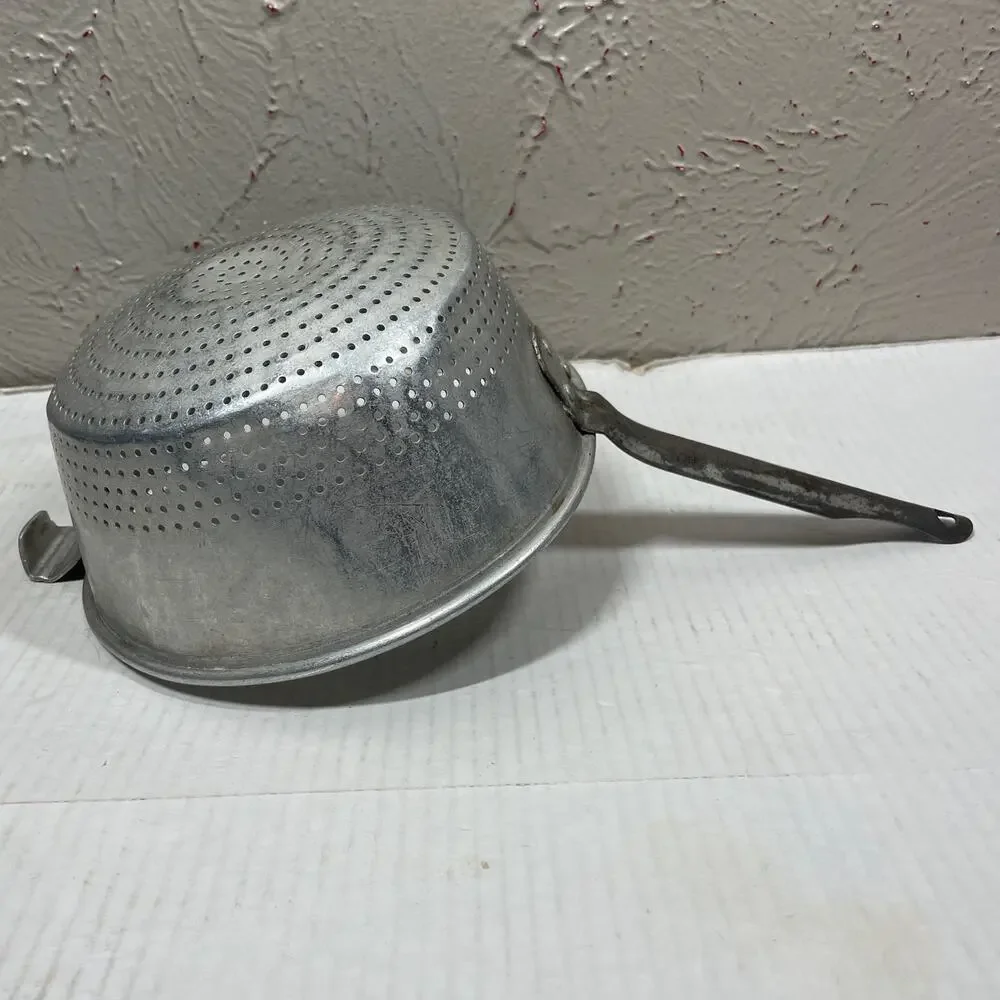 Aluminum‎ Utility Strainer With Handle & Hook